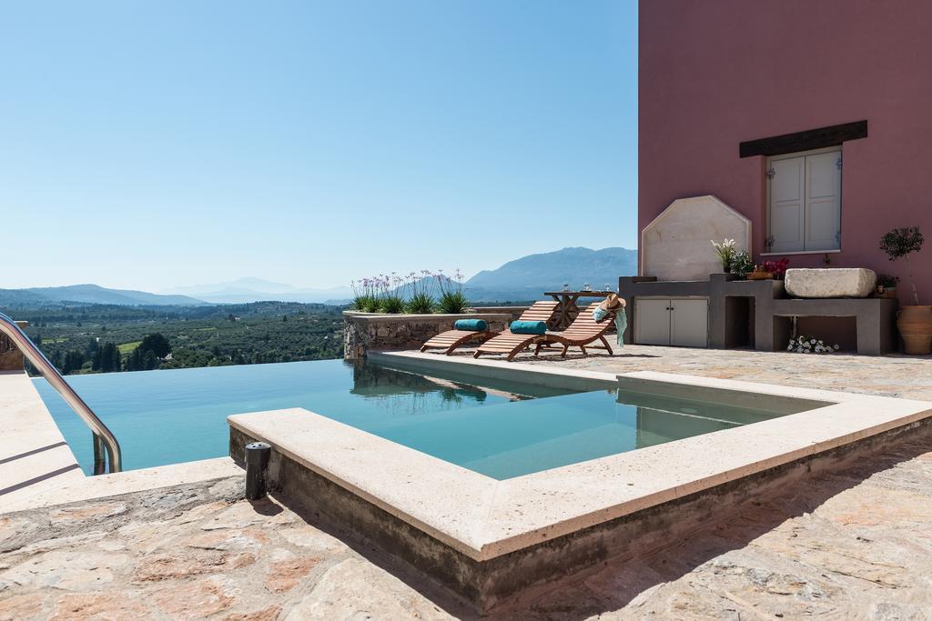 Listen To Nature In A Renovated Traditional Hilltop Liodosifis With Heated Pool Villa Paidhokhorion